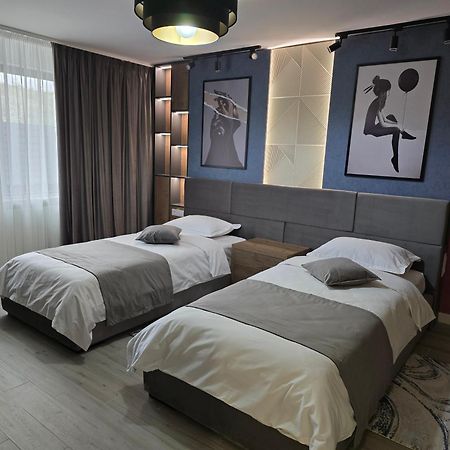 Monarc Boutique Aparthotel - Self Check-In Visan Экстерьер фото