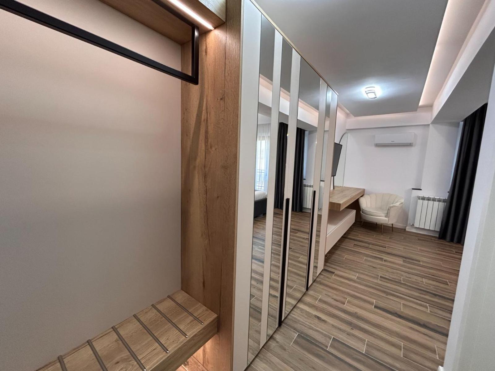 Monarc Boutique Aparthotel - Self Check-In Visan Экстерьер фото
