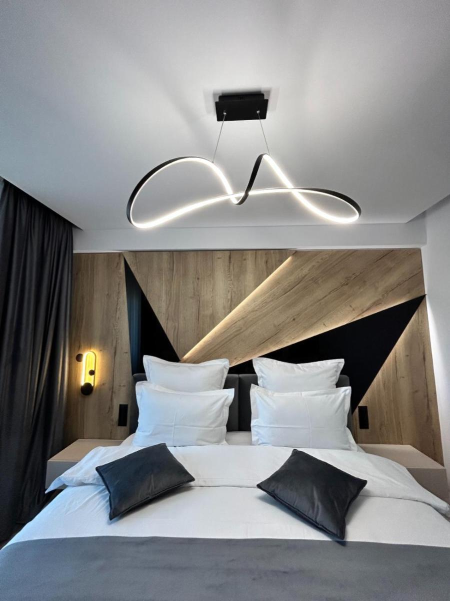 Monarc Boutique Aparthotel - Self Check-In Visan Экстерьер фото