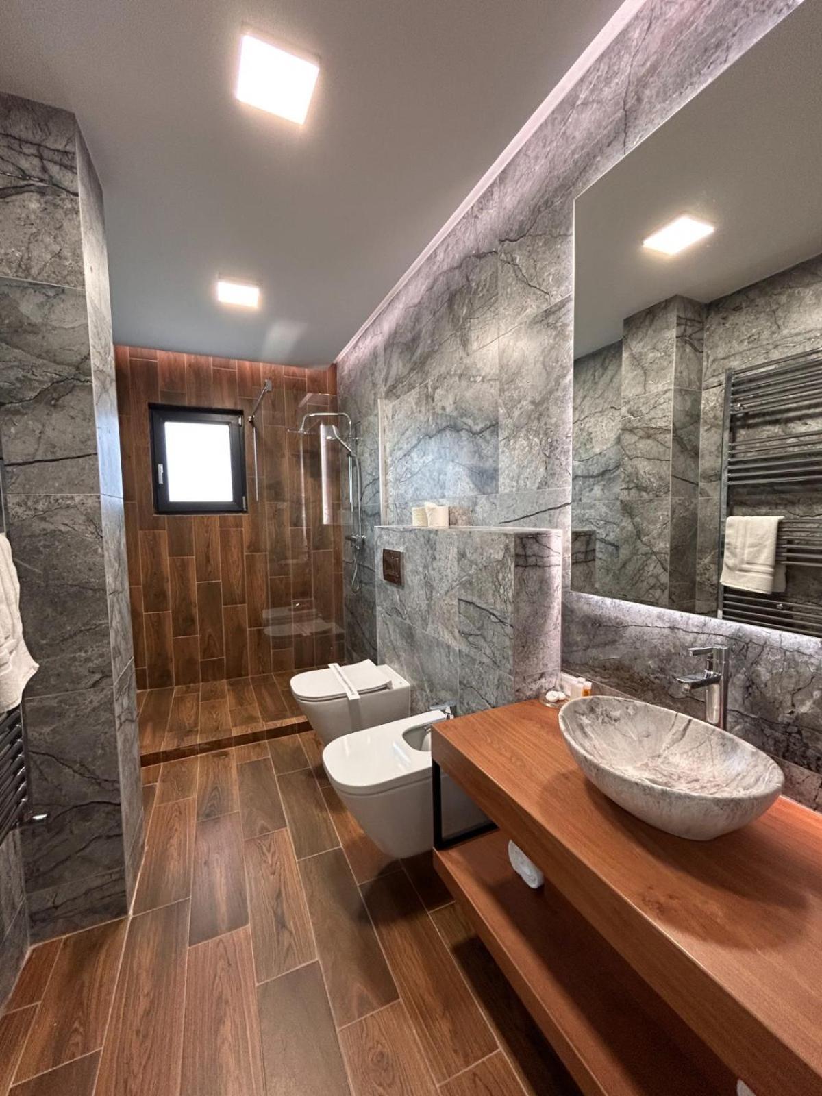 Monarc Boutique Aparthotel - Self Check-In Visan Экстерьер фото