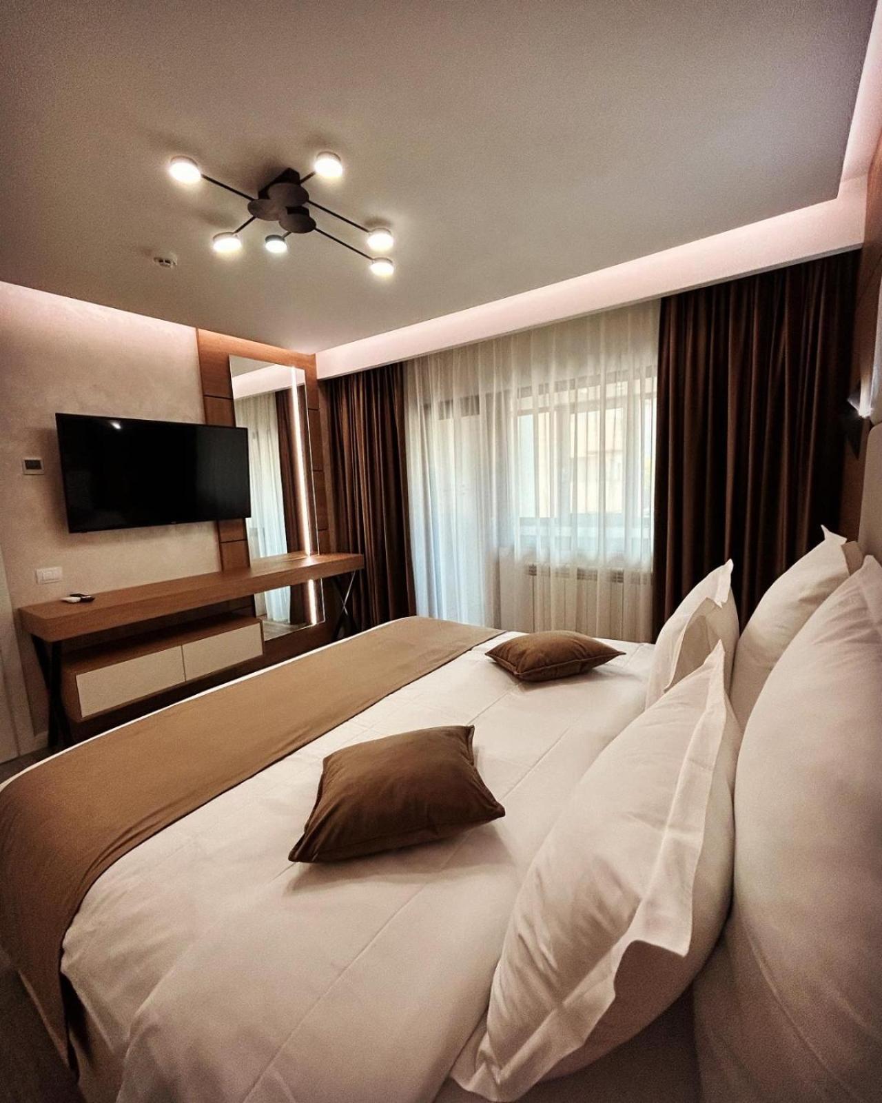 Monarc Boutique Aparthotel - Self Check-In Visan Экстерьер фото