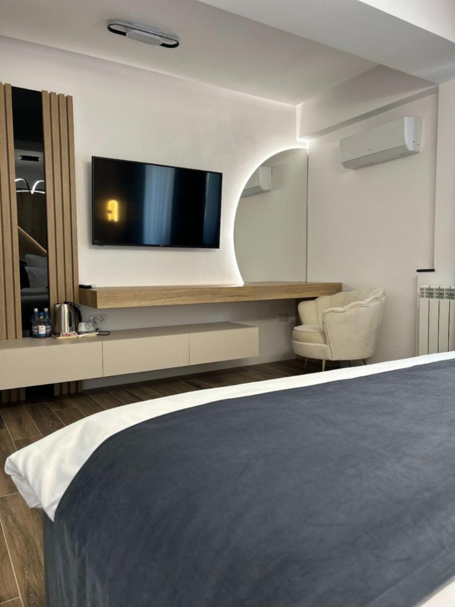 Monarc Boutique Aparthotel - Self Check-In Visan Экстерьер фото