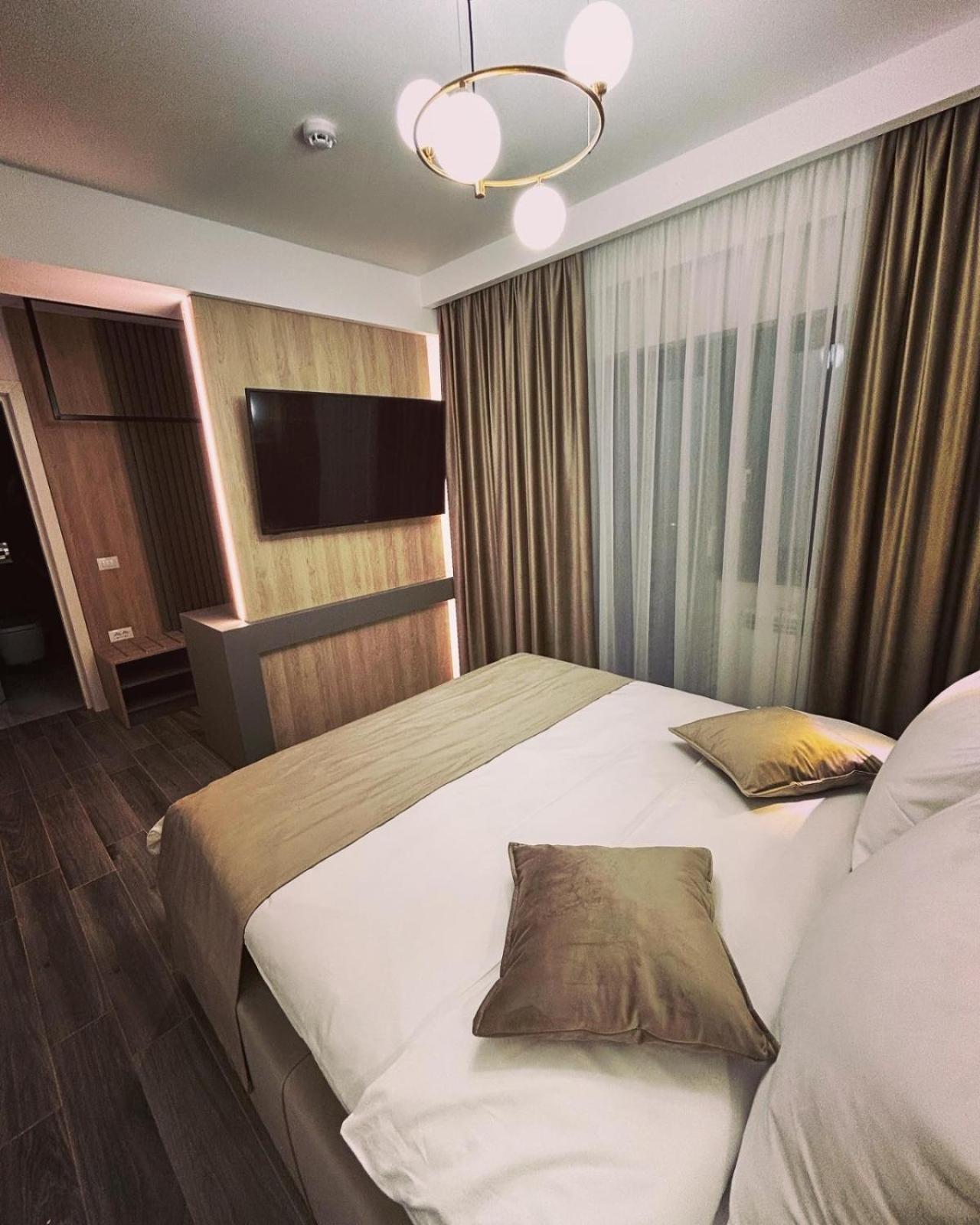 Monarc Boutique Aparthotel - Self Check-In Visan Экстерьер фото