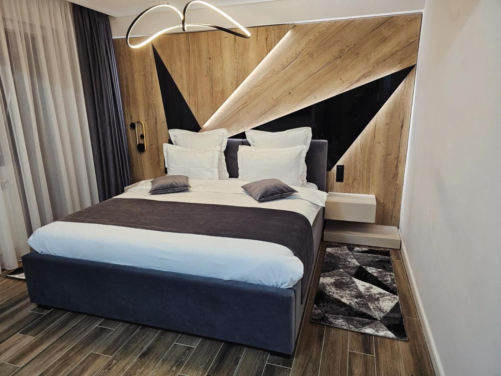 Monarc Boutique Aparthotel - Self Check-In Visan Экстерьер фото