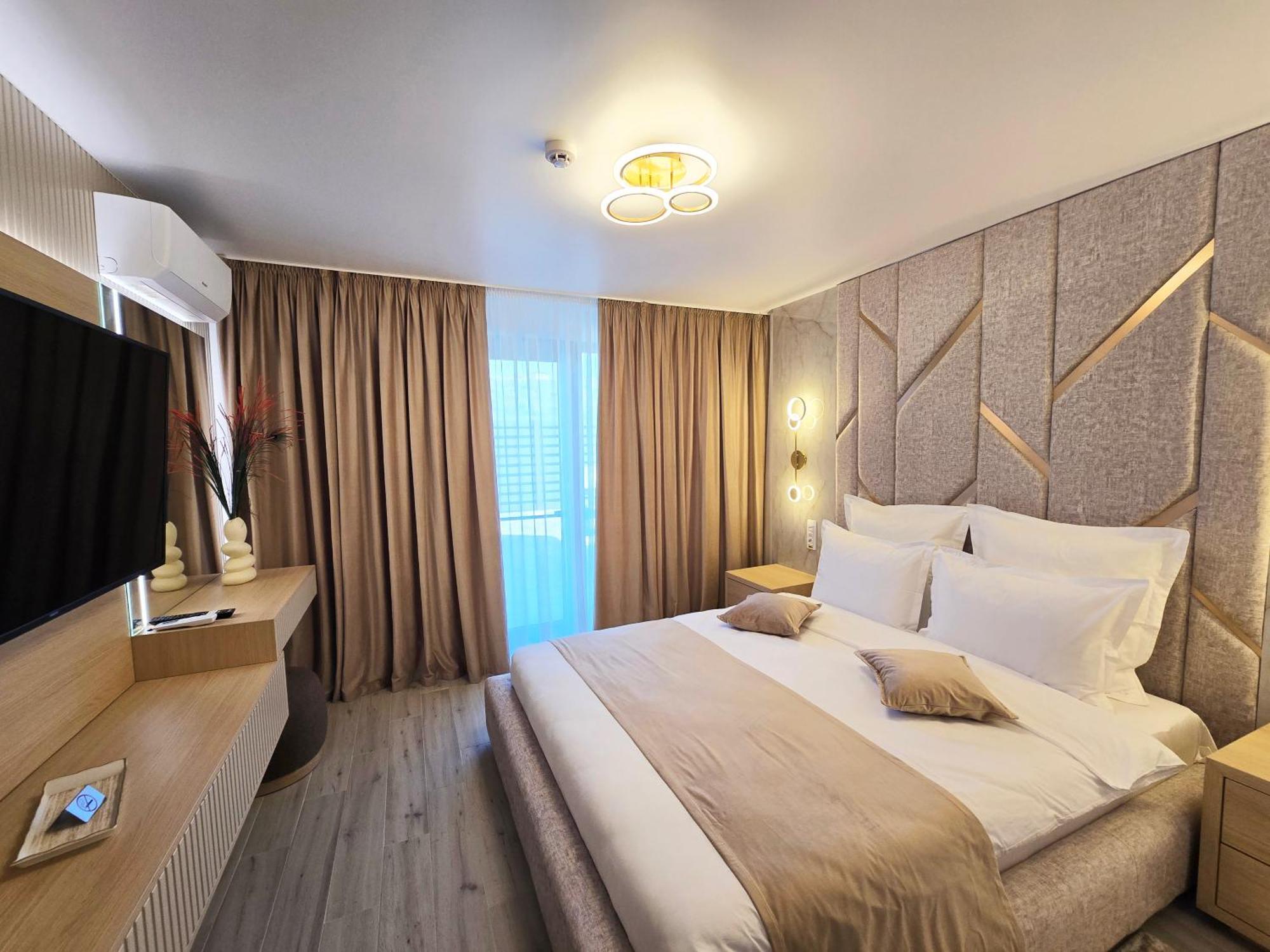Monarc Boutique Aparthotel - Self Check-In Visan Экстерьер фото